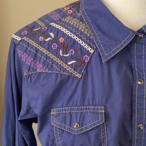 Ariat Show Shirt! Excellent quality, sturdy fabric & embroidery! Beauty!
